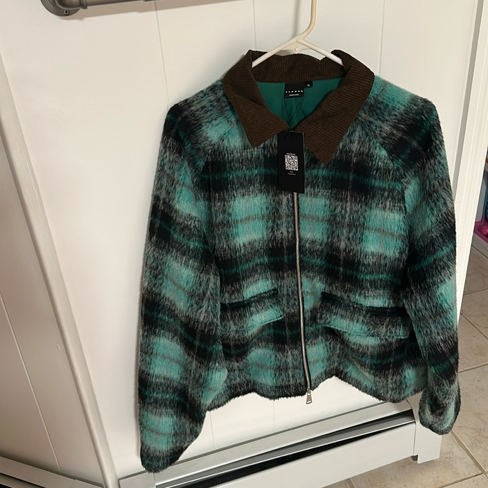 Mens Light Jacket - Crop fit .
